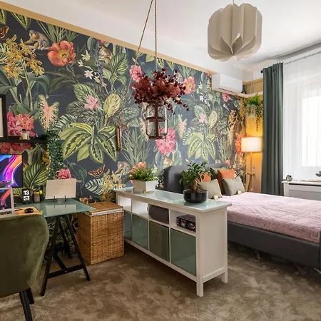 Secret Of The Monkey * בודפשט