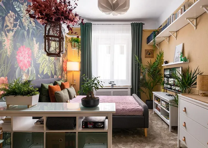 Secret Of The Monkey Apartament *